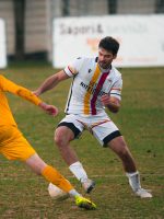 L’OSIMANA IMPATTA CONTRO LA PRIMA DELLA CLASSE